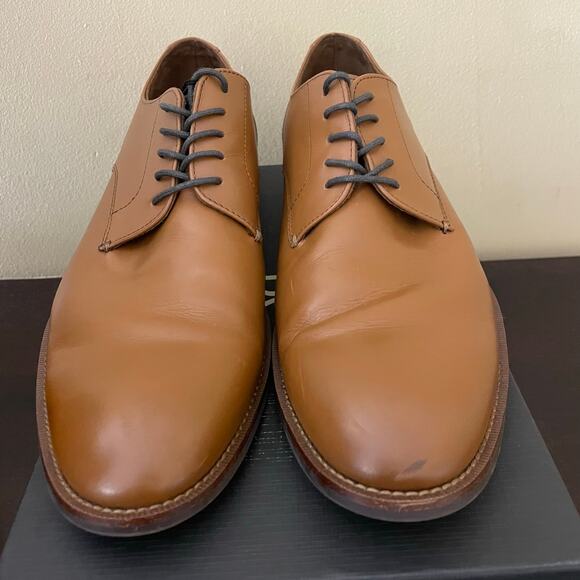 Banana Republic Men's Oxford Leather Dress Shoes - Picture 2 of 8